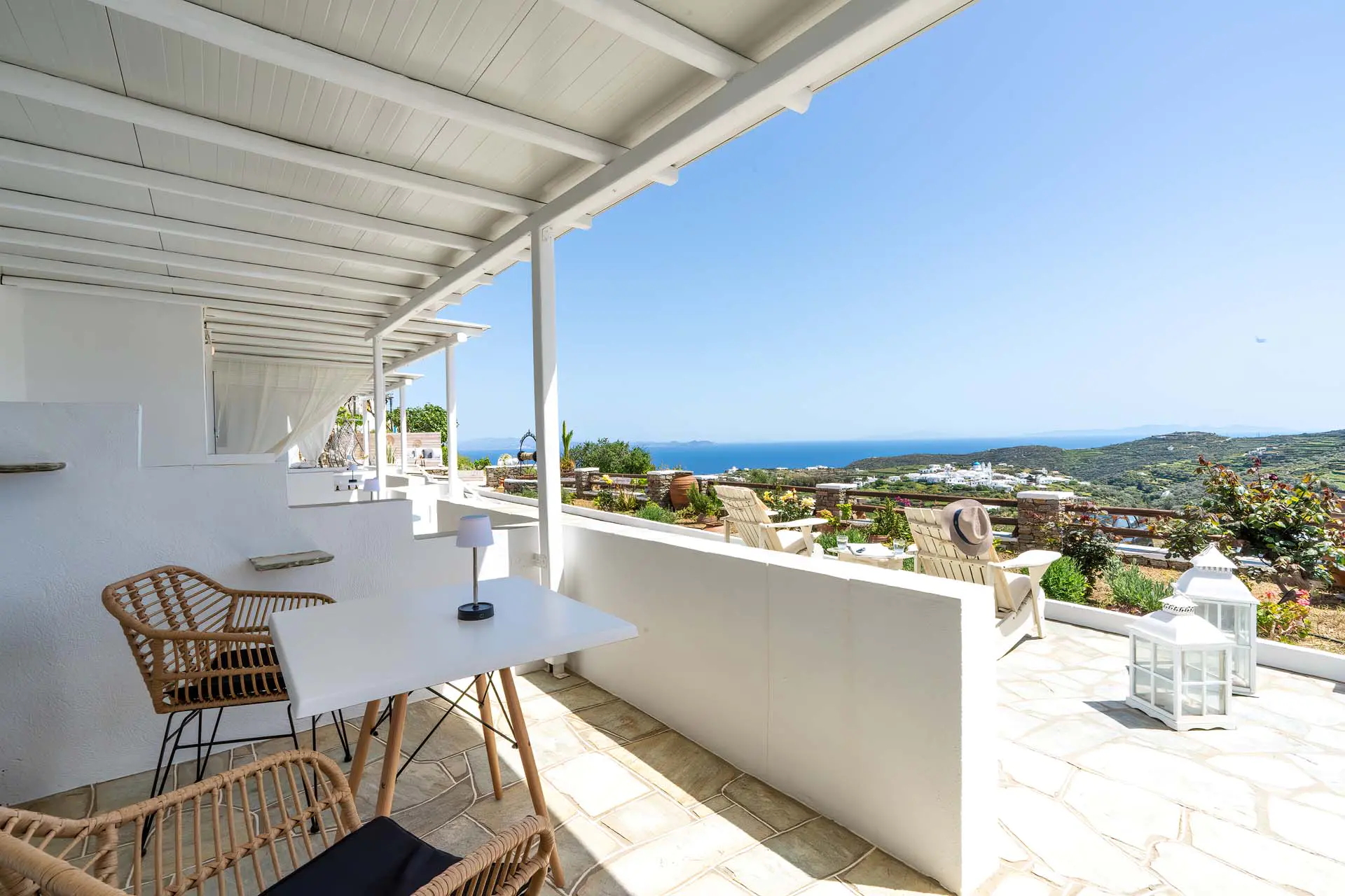External view _Flora geronti_sifnos