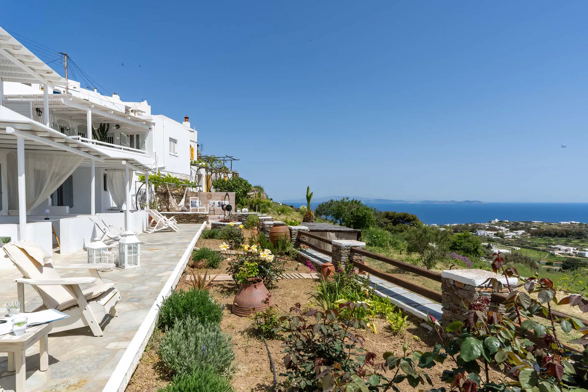 External view _Flora geronti_sifnos